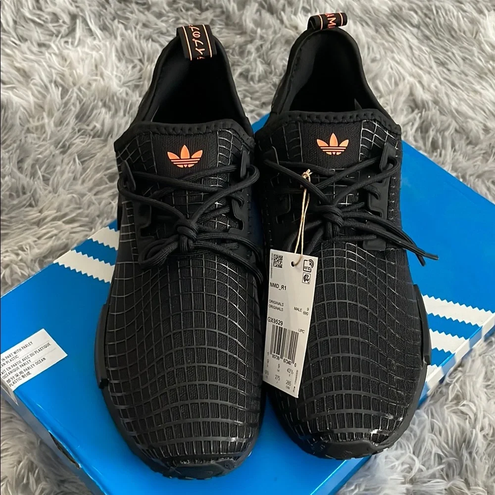 Adidas Triple Black NMD Sz 9 1/2 - Picture 4 of 11